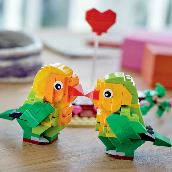 LEGO® Valentine Lovebirds