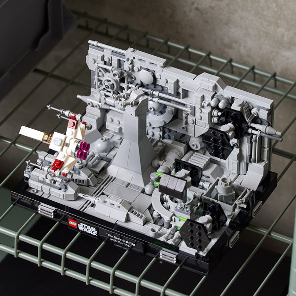 LEGO® Star Wars™ Death Star™ Trench Run Diorama