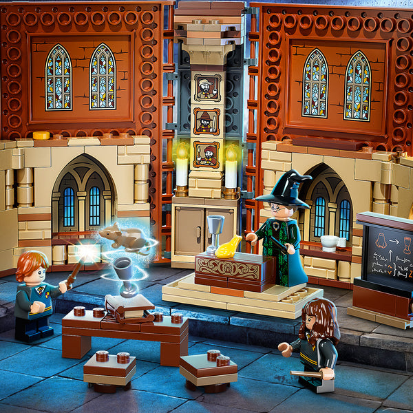 Hogwarts™ Moment: Transfiguration Class 76382 | Harry Potter™ | Buy online  at the Official LEGO® Shop FR