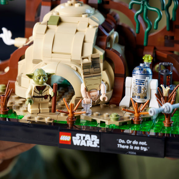 LEGO Star Wars Dagobah Jedi Training Diorama 75330 Set - Complete Series  with Yoda and R2-D2 Minifigures, and Luke Skywalker's X-Wing, Birthday Gift