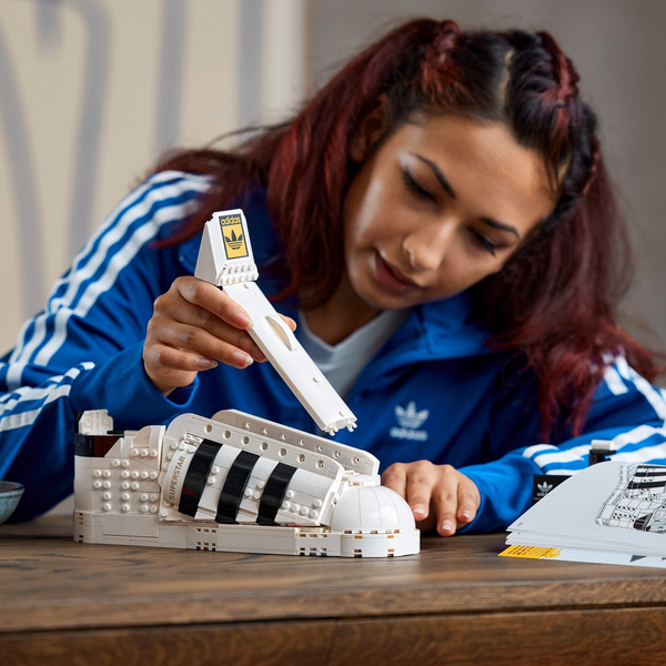 LEGO® adidas Originals Superstar – AG LEGO® Certified Stores
